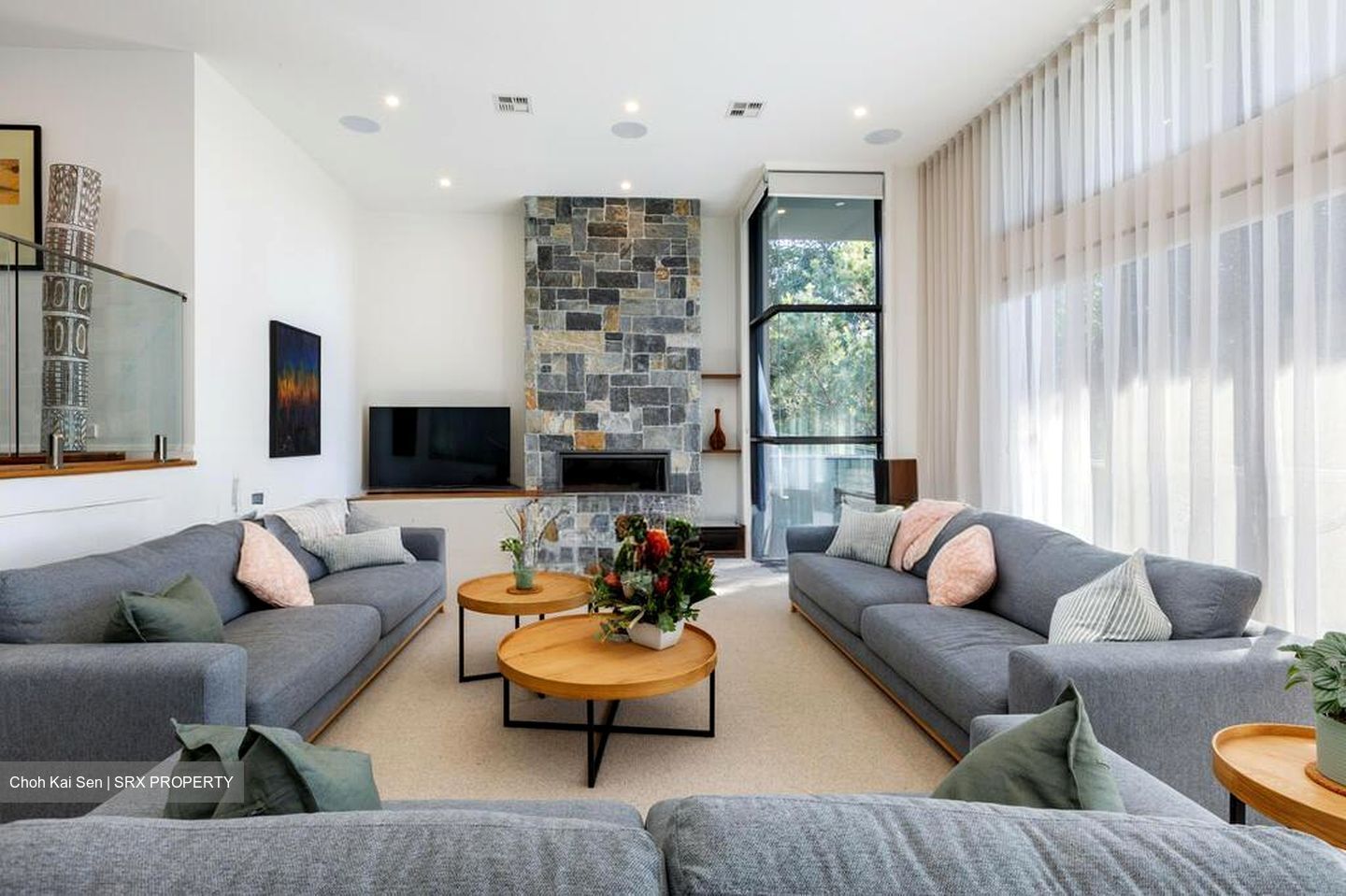 Tessensohn Road (D8), Terrace #504711051